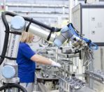 Image - First Robot to Work Hand in Hand with Employees at Volkswagen Plant