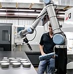 Image - Cobots vs Robots: The Ultimate Showdown