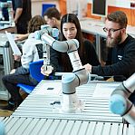 Image - Universal Robots Academy Hits 200,000 User Milestone